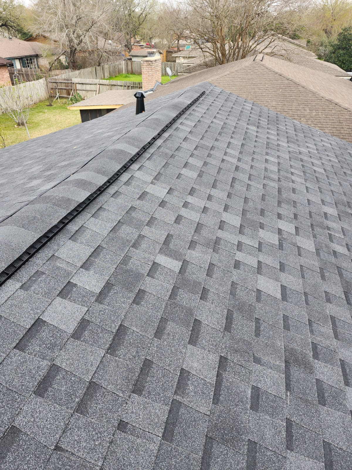 Ridge vent roofing profesional